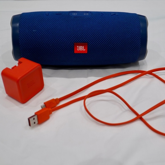 JBL Charge 3 Waterproof Blue - Picture 1 of 6